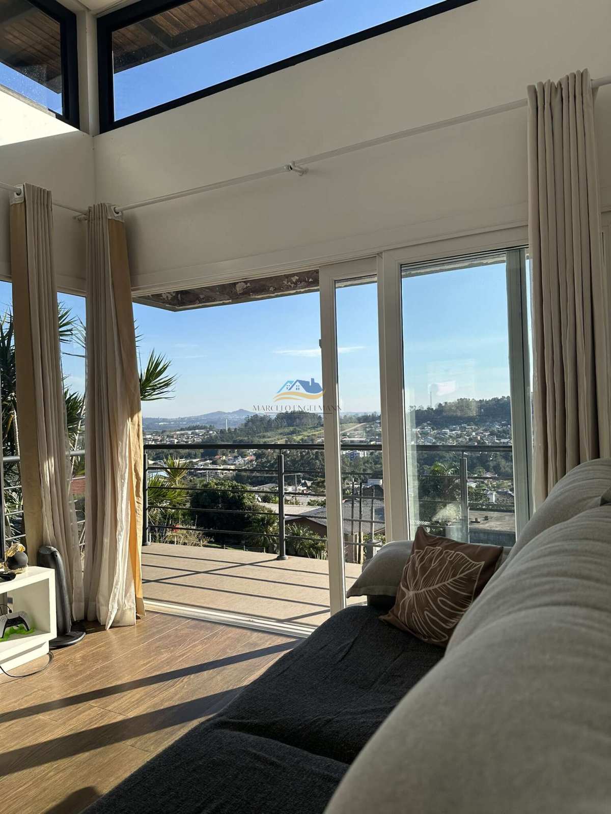 Casa com vista à venda no bairro Vale Esquerdo, em Dois Irmãos - Marcelo Engelmann Corretor de Imóveis