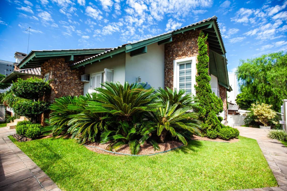 Casa com 4 quartos, 339m², à venda no Centro de Dois Irmãos - Marcelo Engelmann Corretor de Imóveis