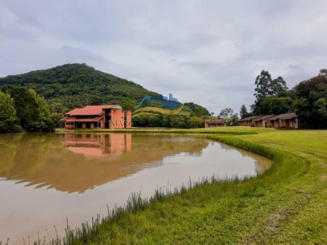 Chácara com 12 quartos, 35000m², à venda em Morro Reuter, Planalto